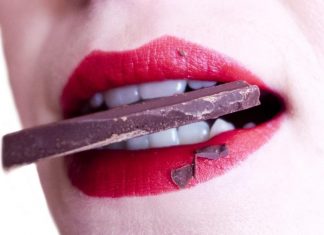 Une femme qui n'arrive pas à gérer sa boulimie